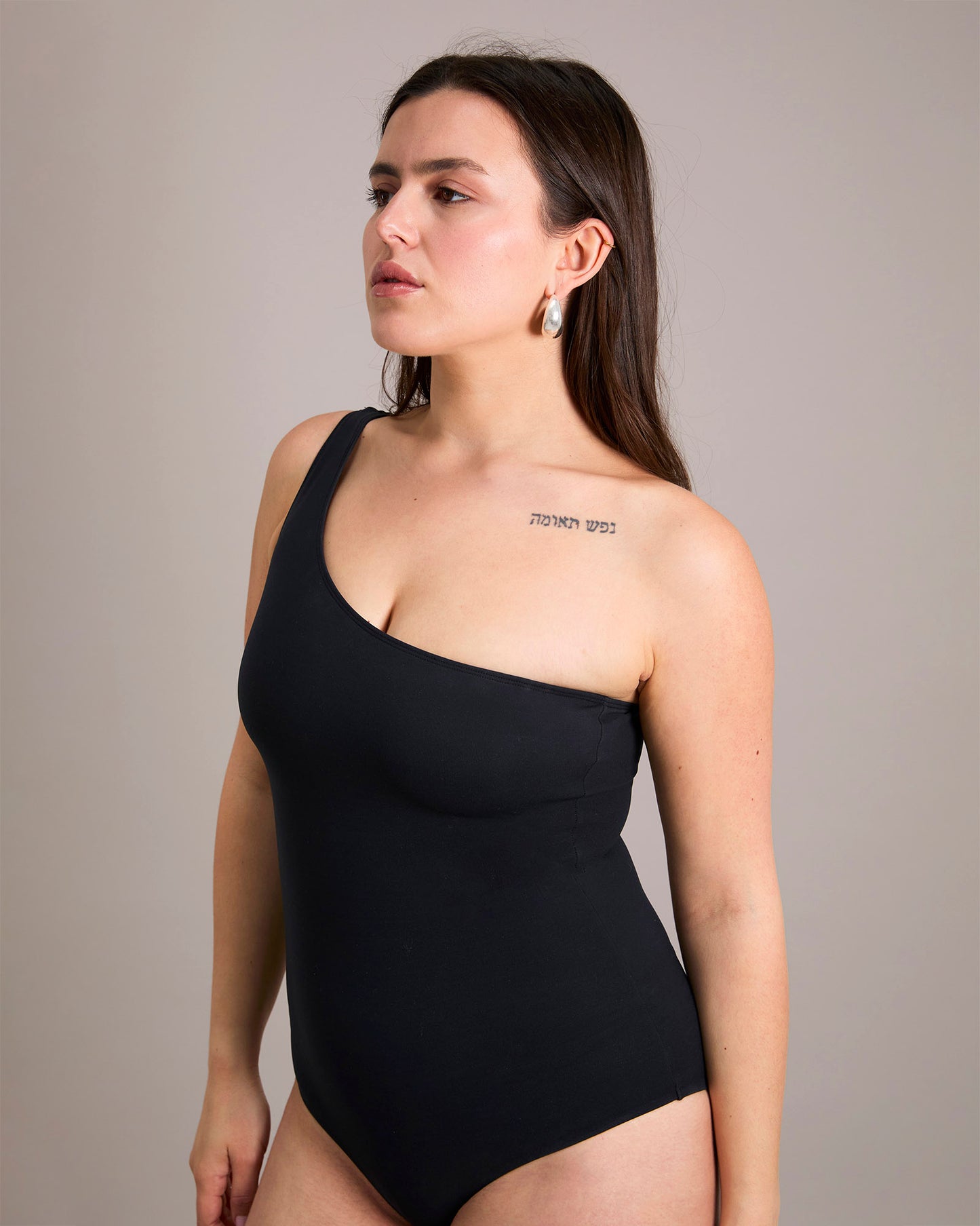 Asymmetrical Plumping Body