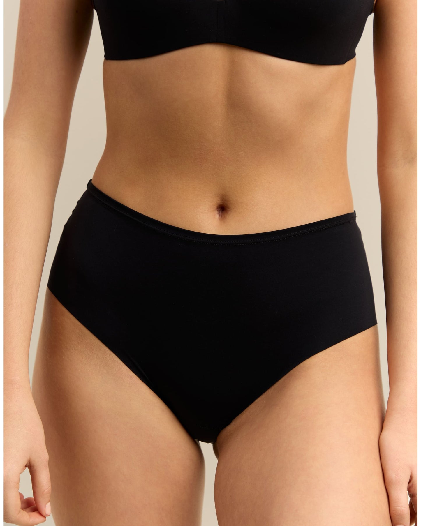 High-Waisted invisible Brief