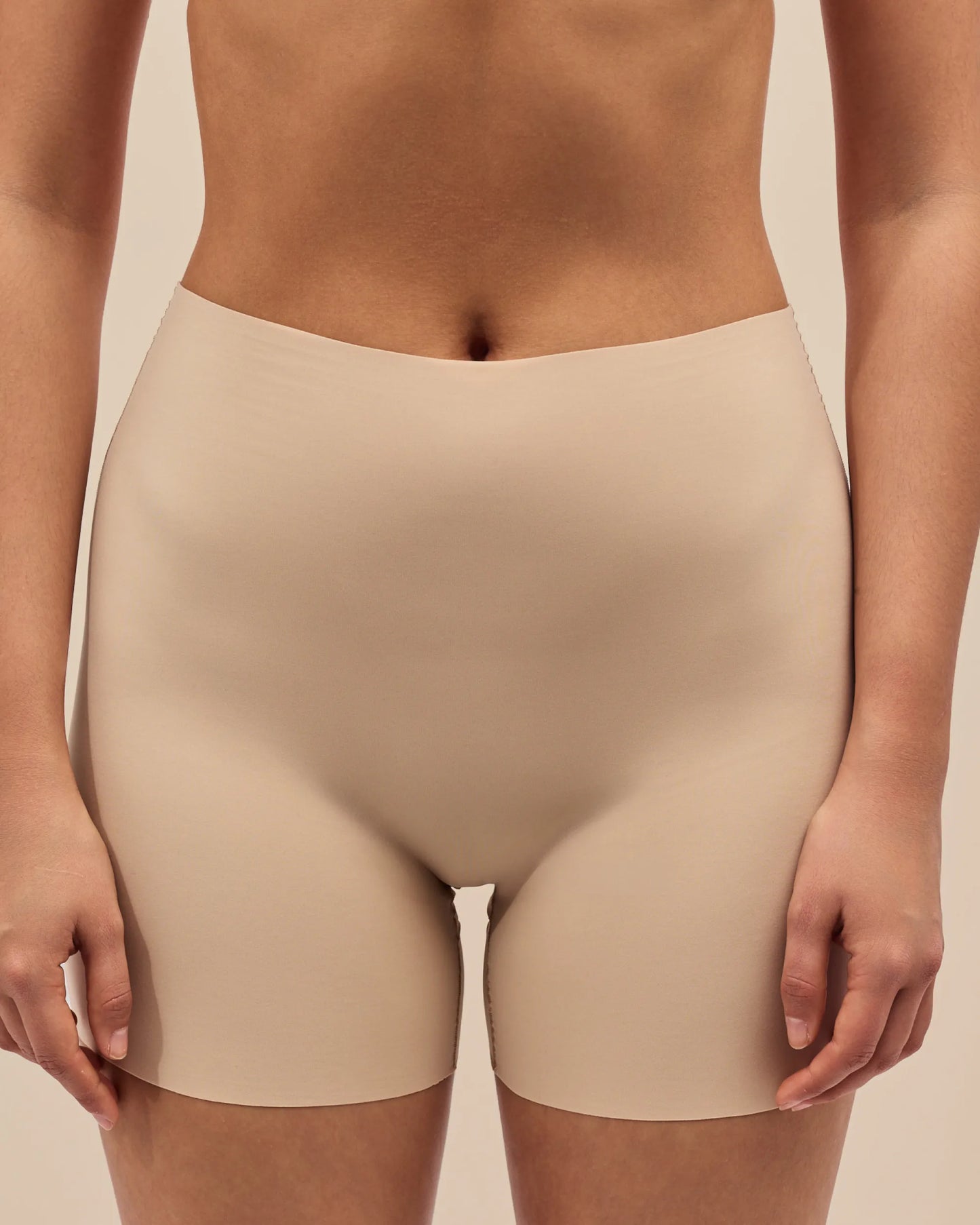 Short Invisible The Lift - Light Beige