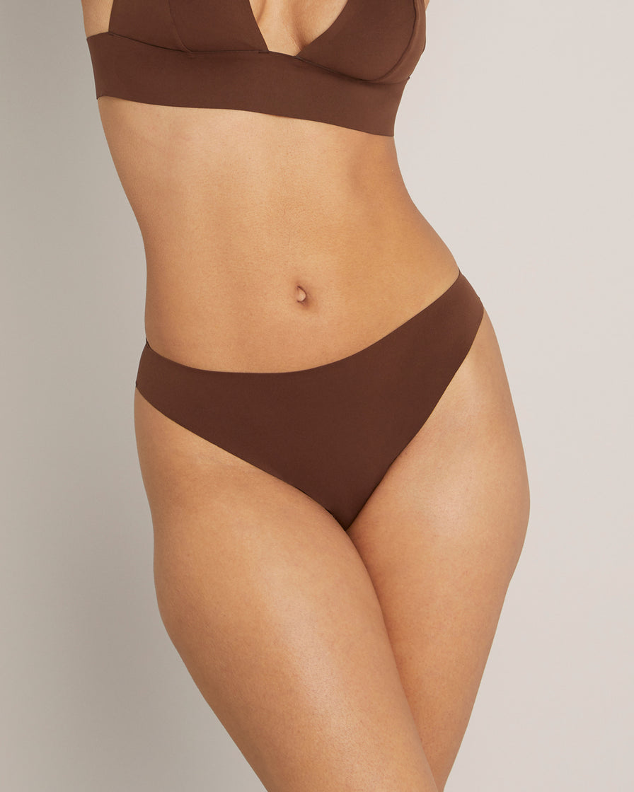 tanga invisible marron
