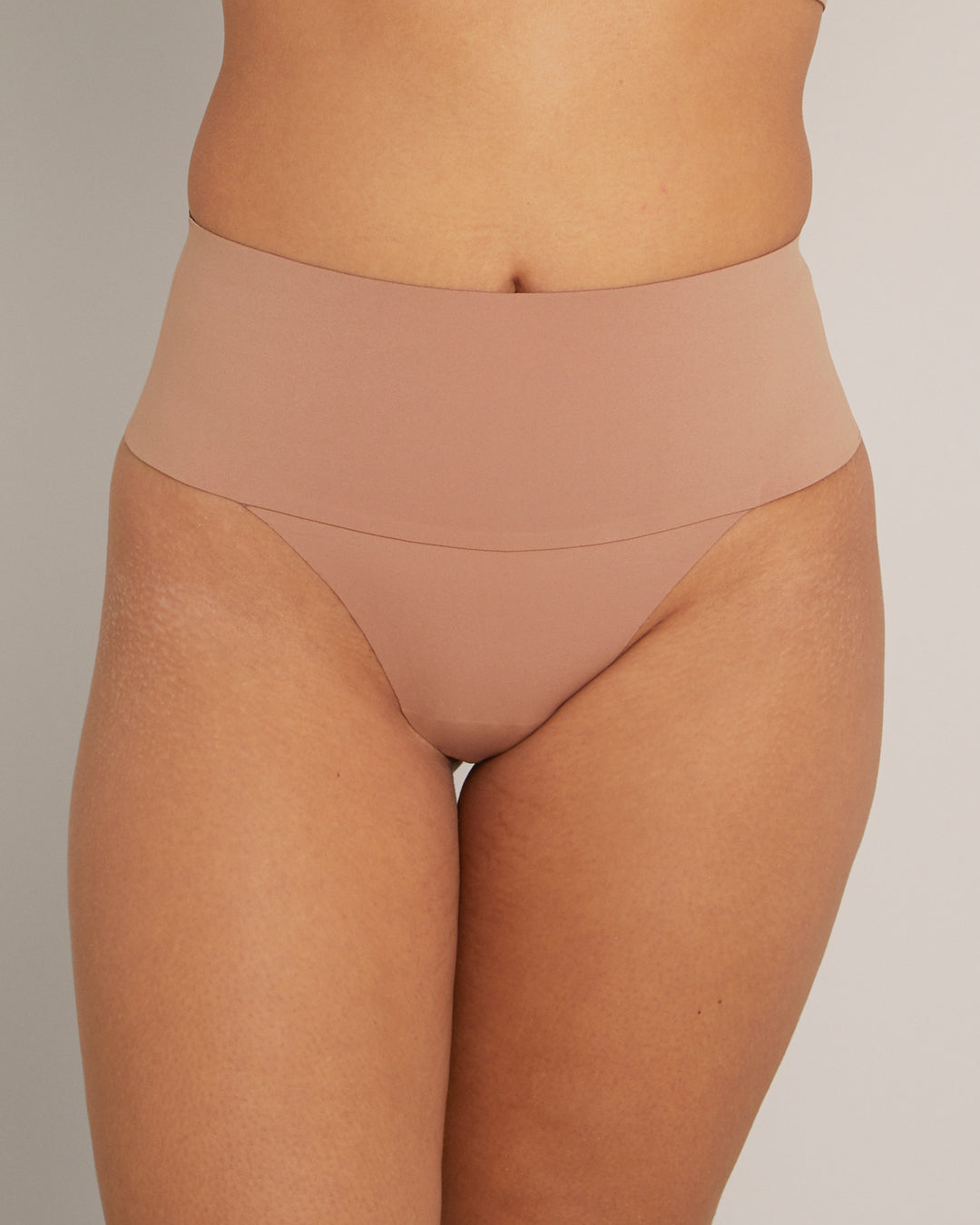 Le Tanga Sculptant