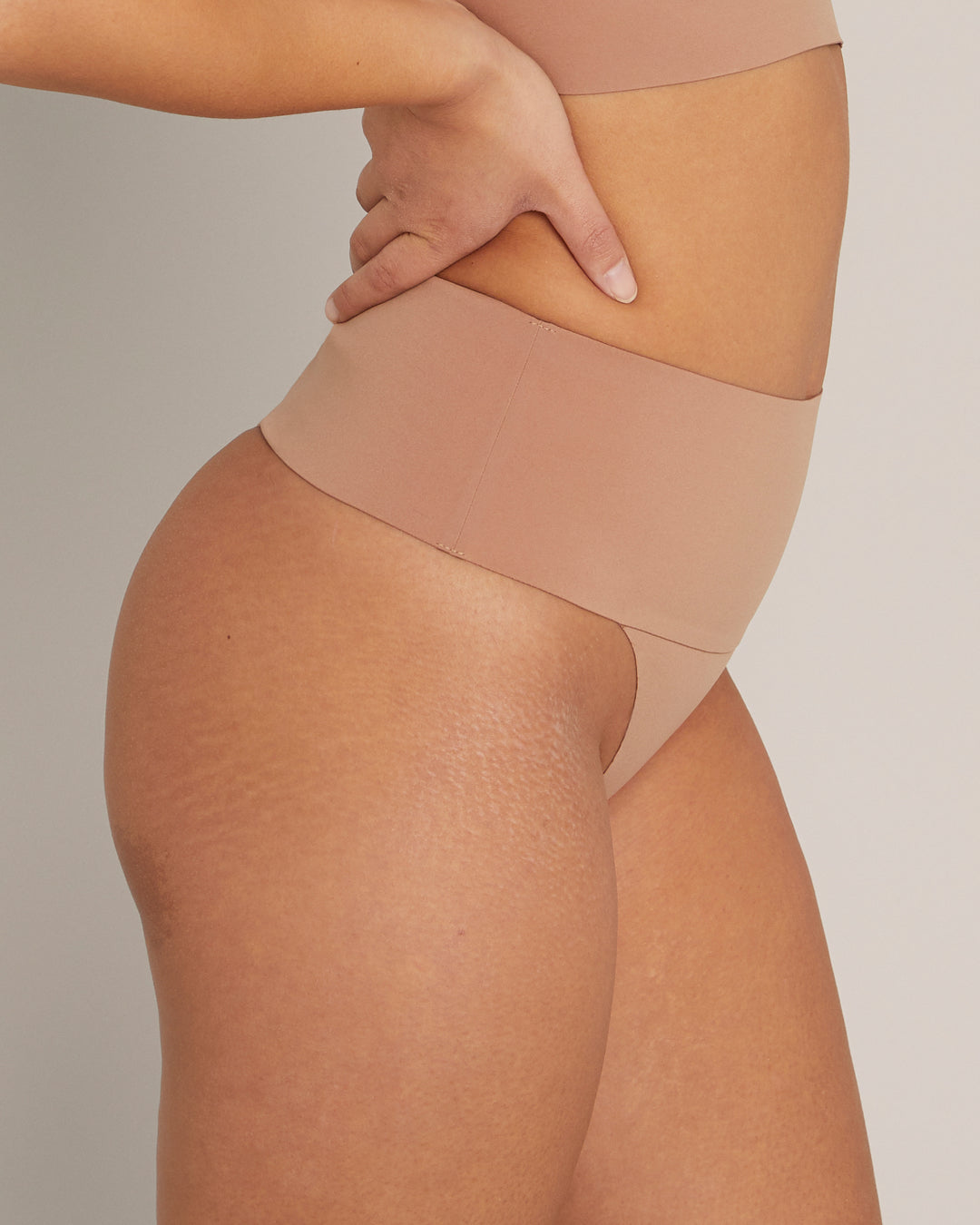 Le Tanga Sculptant